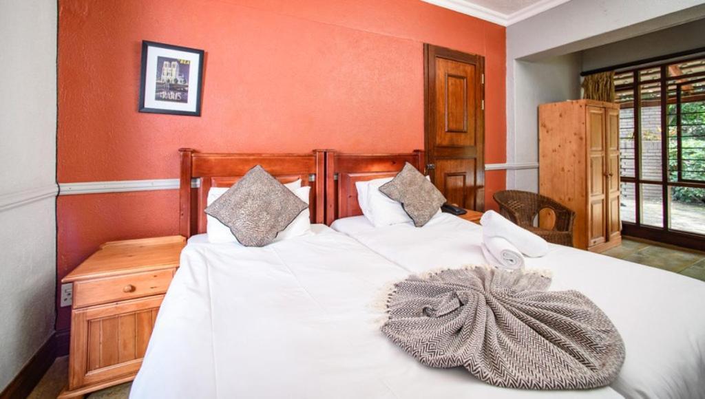 เดอะปาล์ม เกสท์เฮาส์ Hotel Mbombela ภายนอก รูปภาพ