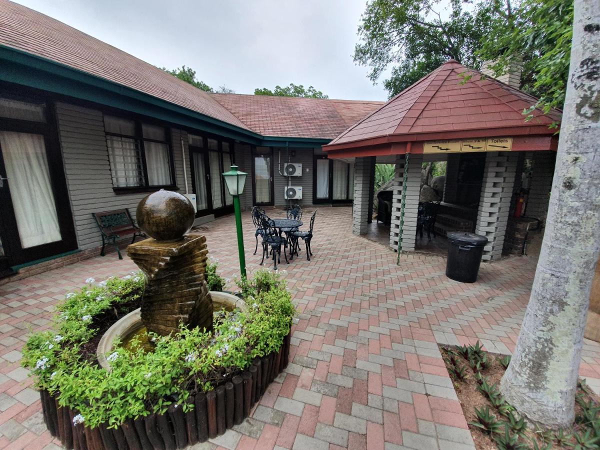 เดอะปาล์ม เกสท์เฮาส์ Hotel Mbombela ภายนอก รูปภาพ